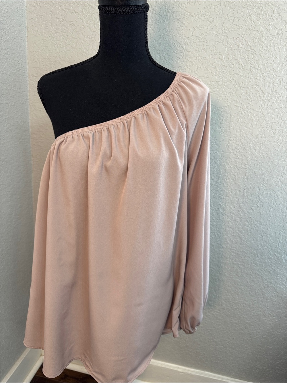 One-Shoulder Blouse in Blush Pink